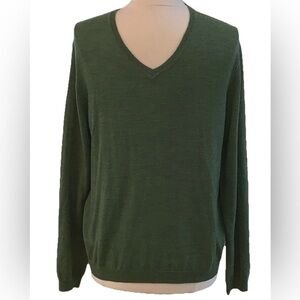 Calvin Klein Mens 100% Extra Fine Merino Wool Sweater V Neck Olive Green Medium